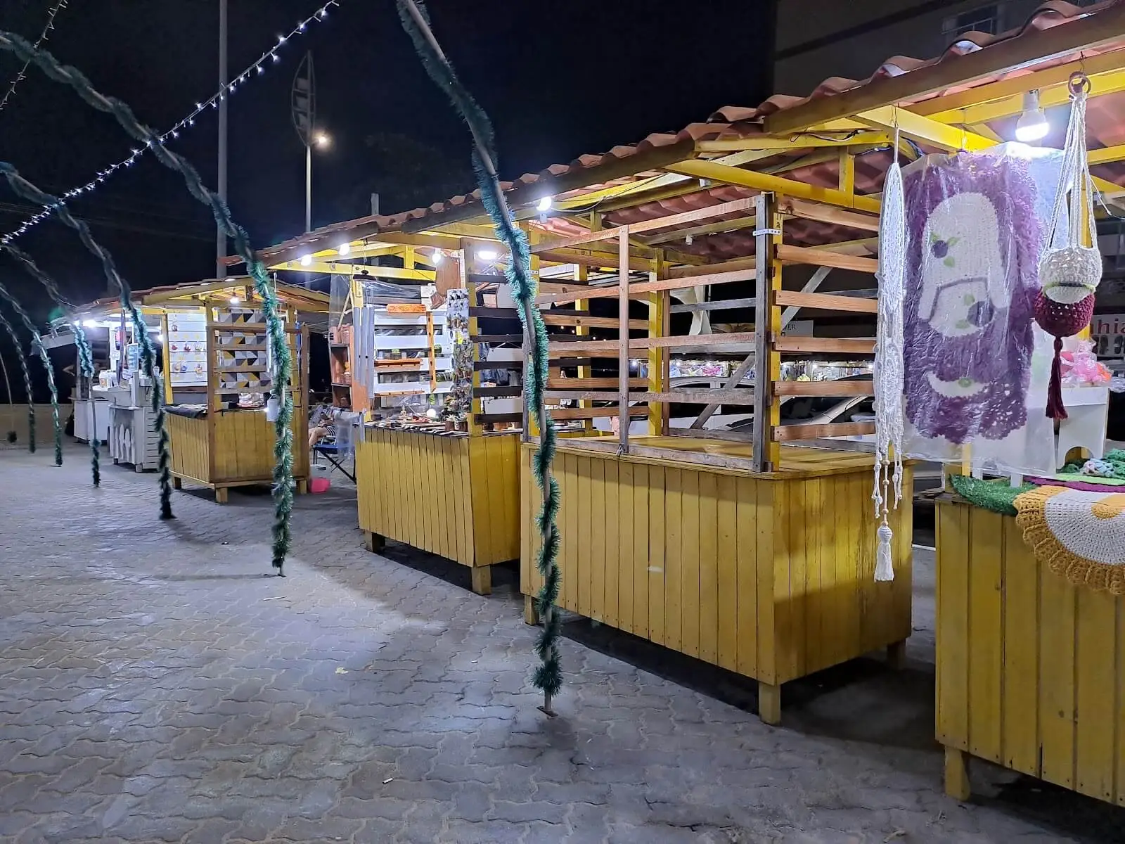 Praia do Centro - Feira do Artesanato (Rio das Ostras)